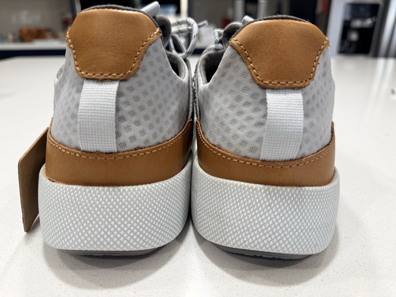 OluKai Men’s Nanea Li Gray Sneaker Pale Grey / Vapor Size 11 US MSRP $150