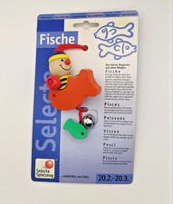 Selecta Rasselkette Sternzeichen "Fische", neu, Holz und Metall