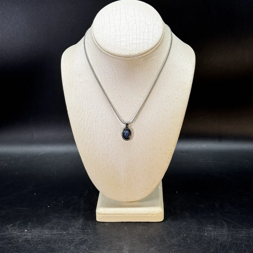 "Collar Liz Clairborne tono plata azul ovalado piedra colgante 15"" + extensor" Foto 2 de 4