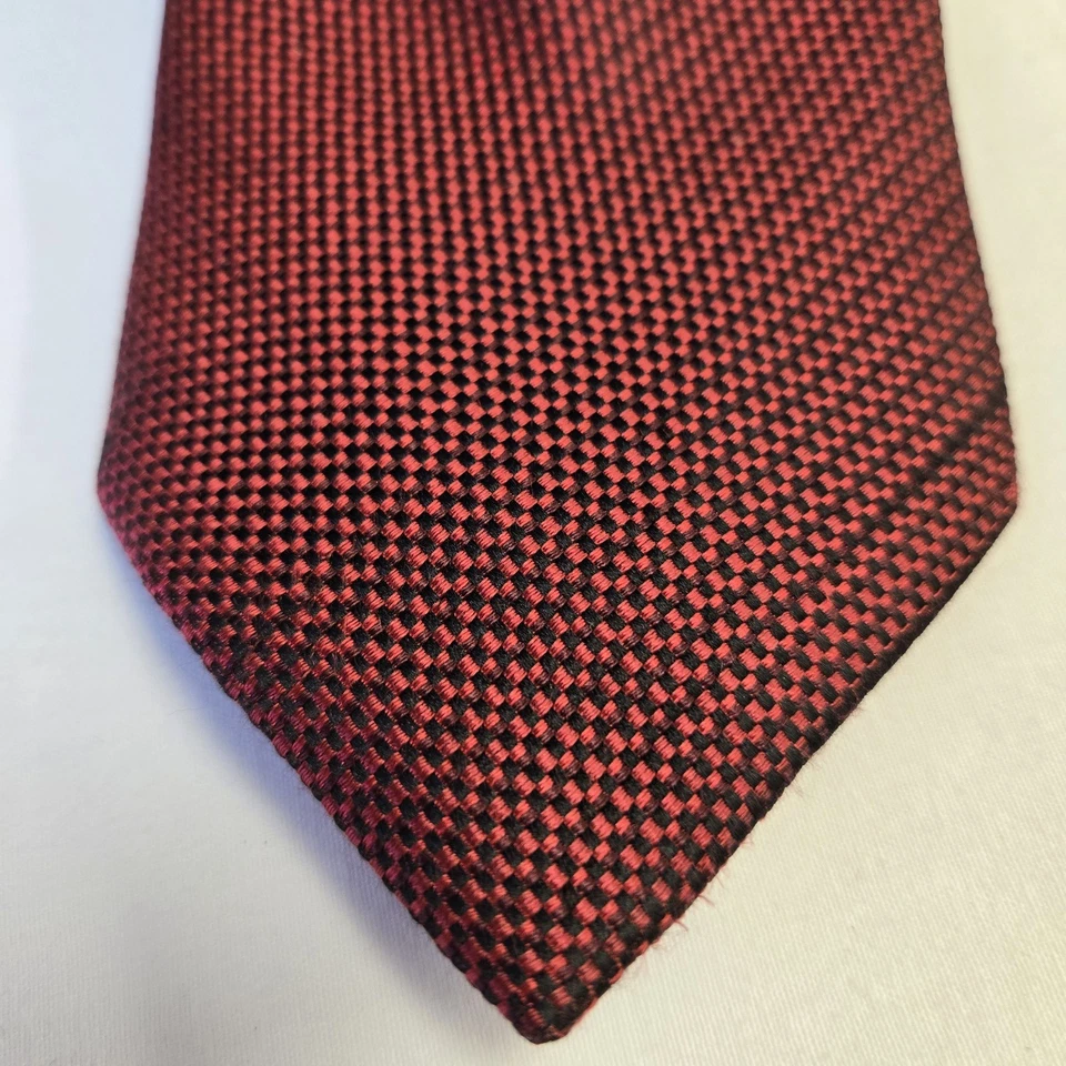 H&M 100% Silk Men Tie Red/Black Jacquard Tiny Geometric Preppy Career Old Money - Image 2 of 4