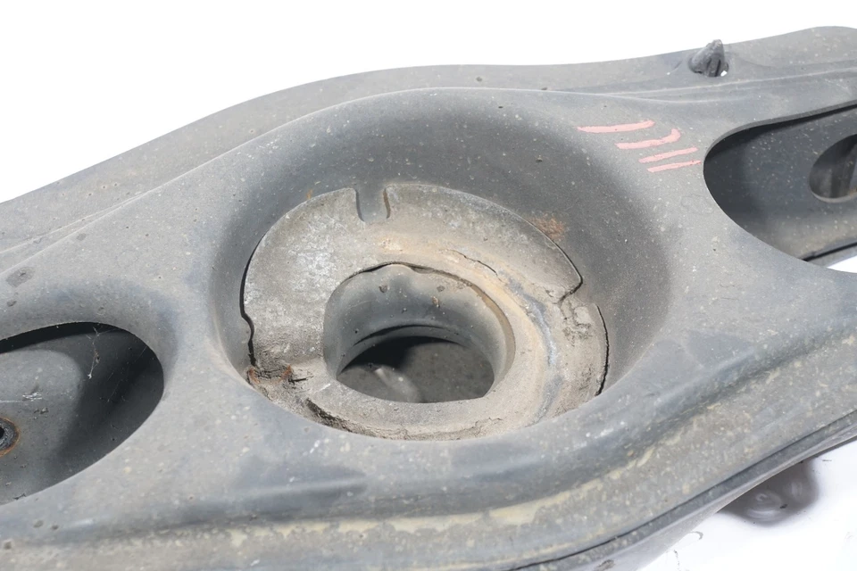 08-14 MERCEDES BENZ C300 RWD W204 REAR LEFT DRIVER SIDE LOWER CONTORL ARM OEM - Image 4 of 4