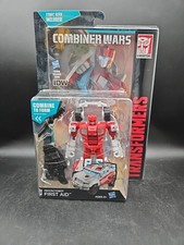 Transformers Generations Combiner Wars Deluxe Class 2014 FIRST AID New SEALED