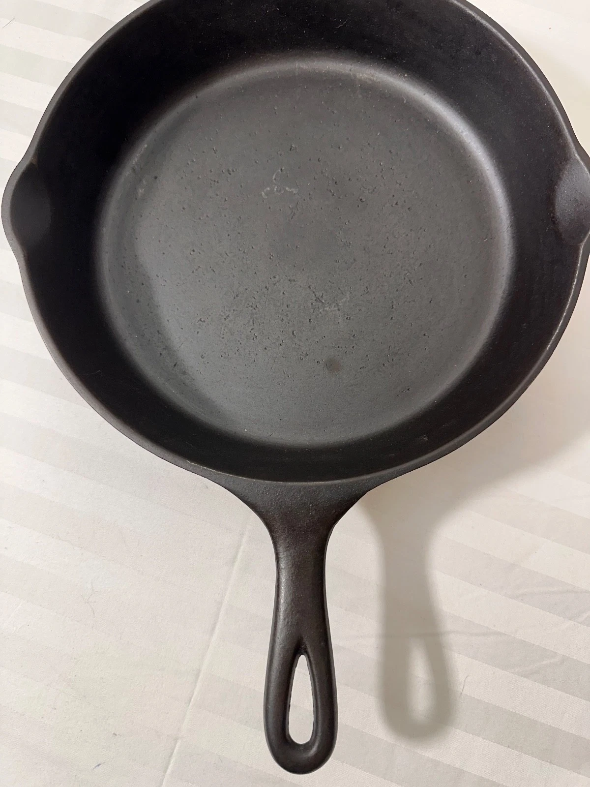 Wards Wagner Ware) #9 Cast Iron Skillet 11.25" Early Logo Skillet w (Heat Ring