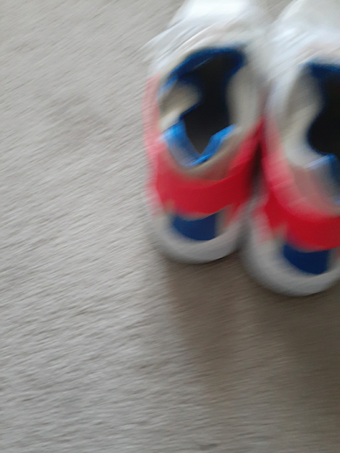 Nike Air Hurache Women - image 3