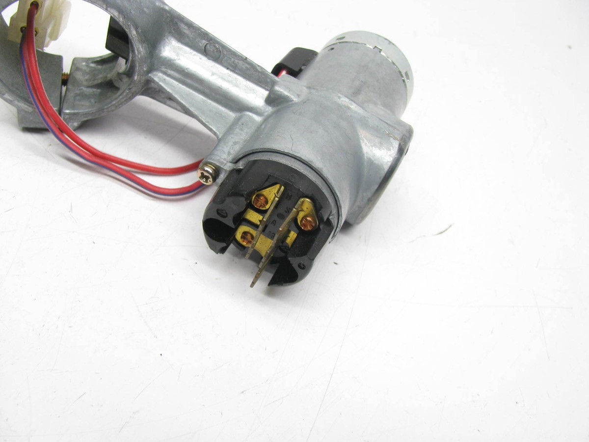 NEW UNBOXED Genuine Kanto Seiki Ignition Lock Cylinder + 2 Keys For Datsun KV-34 NEW UNBOXED Genuine Kanto Seiki Ignition Lock Cylinder + 2 Keys For Datsun KV-34