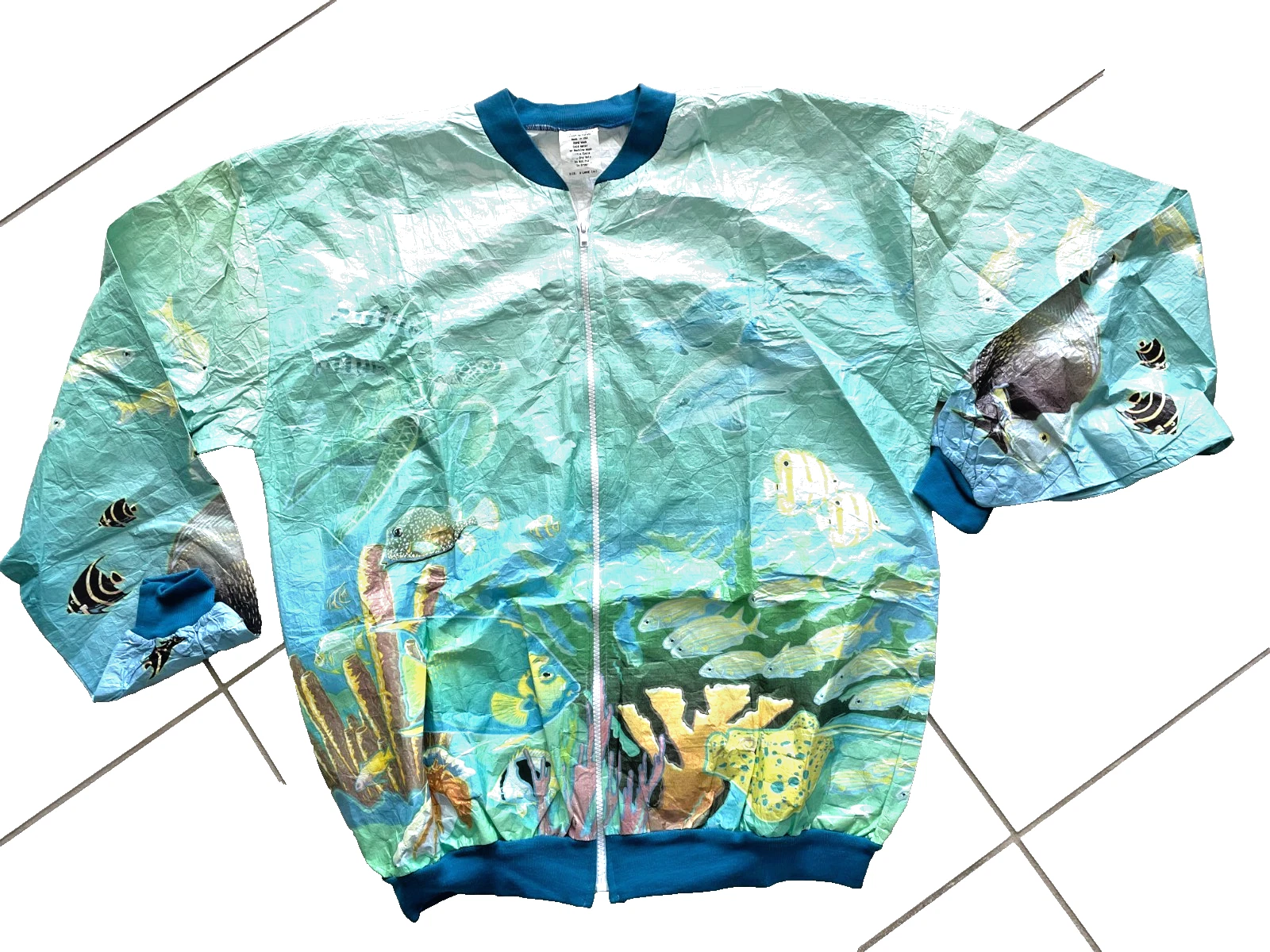Tyvek Coral Reef Windbreaker Jacket -Size XL (44)