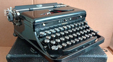 VINTAGE Royal O Fully Functional Glossy Black Typewriter w/ Case  EXCEL. COND. thumbnail