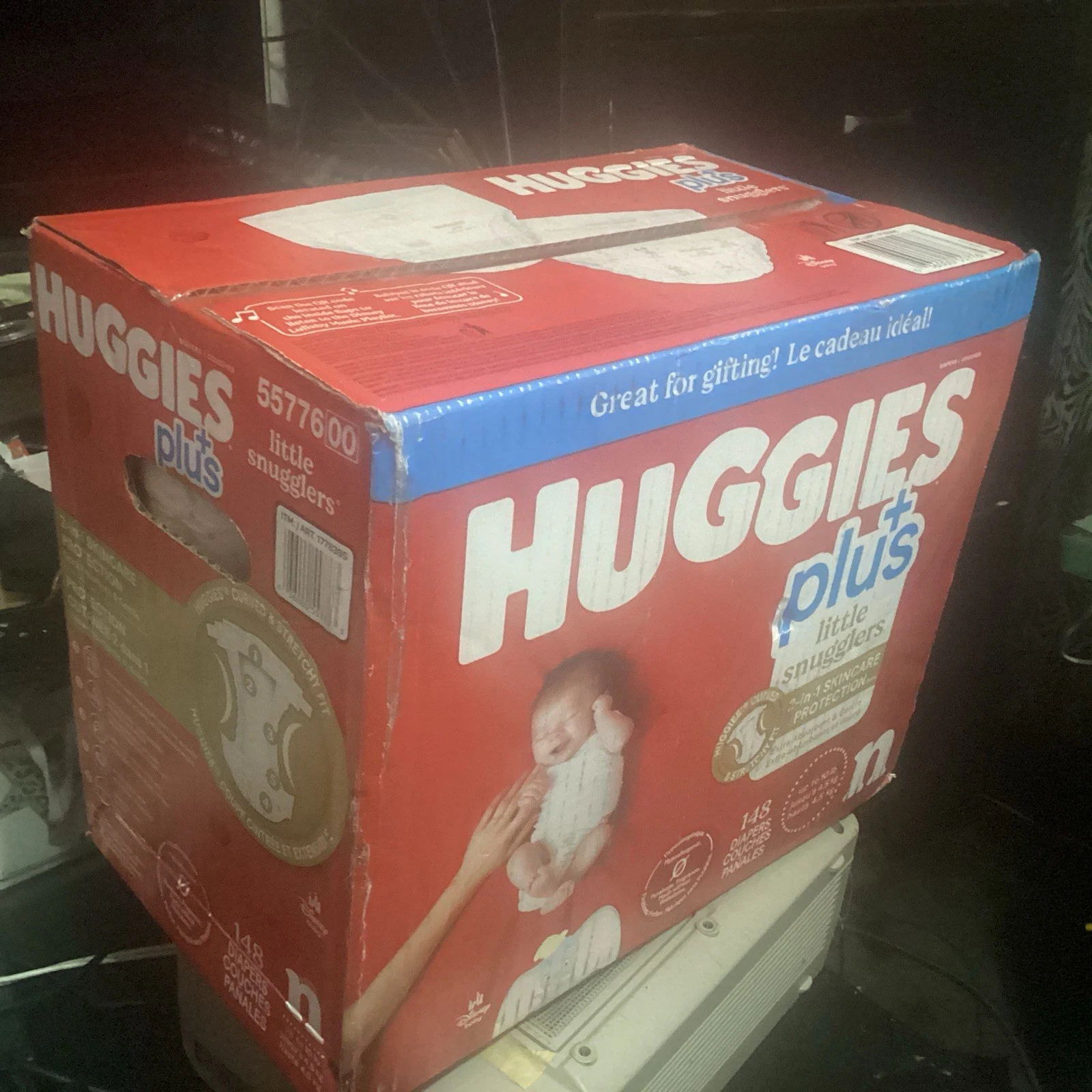 SEALED Huggies Plus Little Snugglers Newborn 148 Ct Disney Daipers 2in1 Skincare