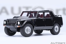 1/18 Lamborghini LM002 Nero Tenebre Black 1986 Resin Model Car by AUTOart 74550