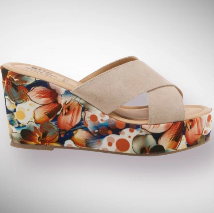 ￼Spring Step  Wedge Italian Suede Upper Sandal 7.5-8 Medium Influencer Style - Image 3 of 4