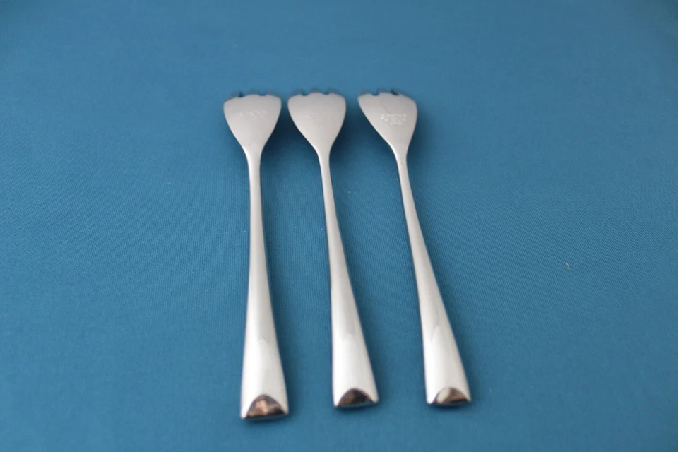 3 tenedores de ensalada Supreme Cutlery Towle DESTINY 18/8 acero inoxidable Japón 6 1/4" Foto 4 de 4