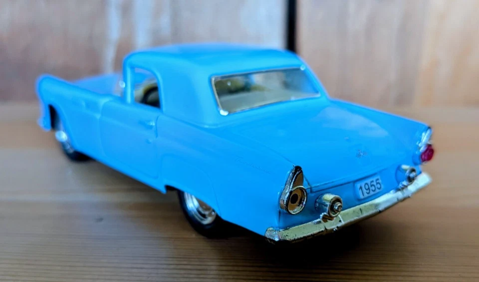 Coche diecast - Ford Thunderbird 1955 azul - 1:36 hecho por Kinsmart - KT 5319 Foto 4 de 4