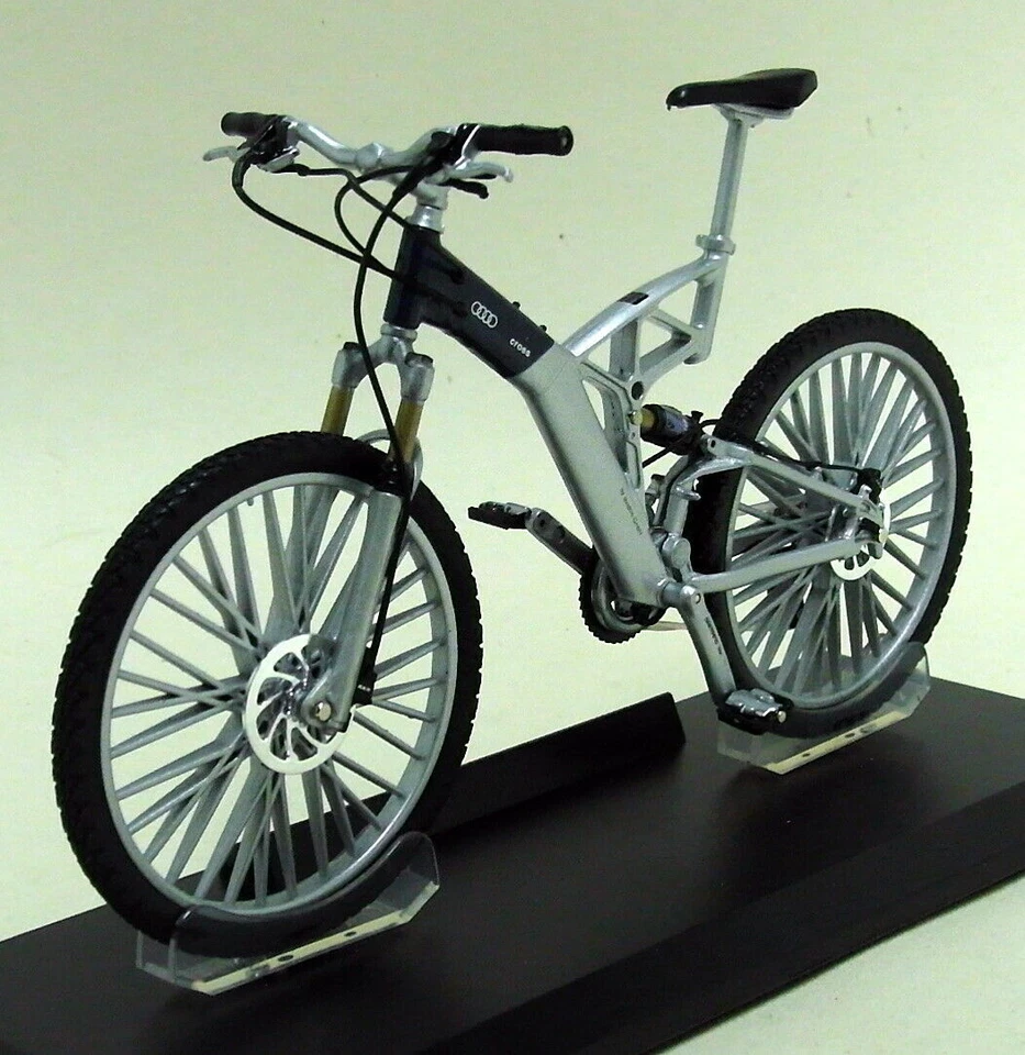 Welly Escala 1/10 - Audi Design Cross Diecast y Plástico Modelo Bicicleta y Soporte Foto 2 de 4