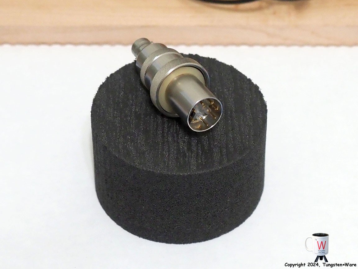 EXCL+ Bruel Kjaer Type JP 0736 JP0736: Traditional B&K 7-Pin to BNC Jack Adapter
