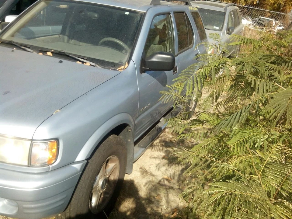 Grille 4 Door Fits 03-04 ISUZU RODEO 1530514 - Image 2 of 4