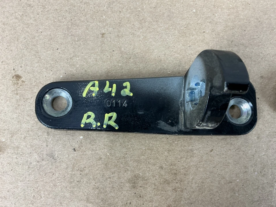 MERCEDES BENZ E550 2010-2016 PUERTA TRASERA DERECHA JUEGO BISAGRA SUPERIOR E INFERIOR OEM Foto 2 de 4