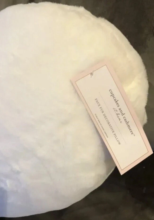 Cupcakes y Cachemira Día de San Valentín Blanco Marfil Corazón Imitación Piel Almohada Foto 3 de 3