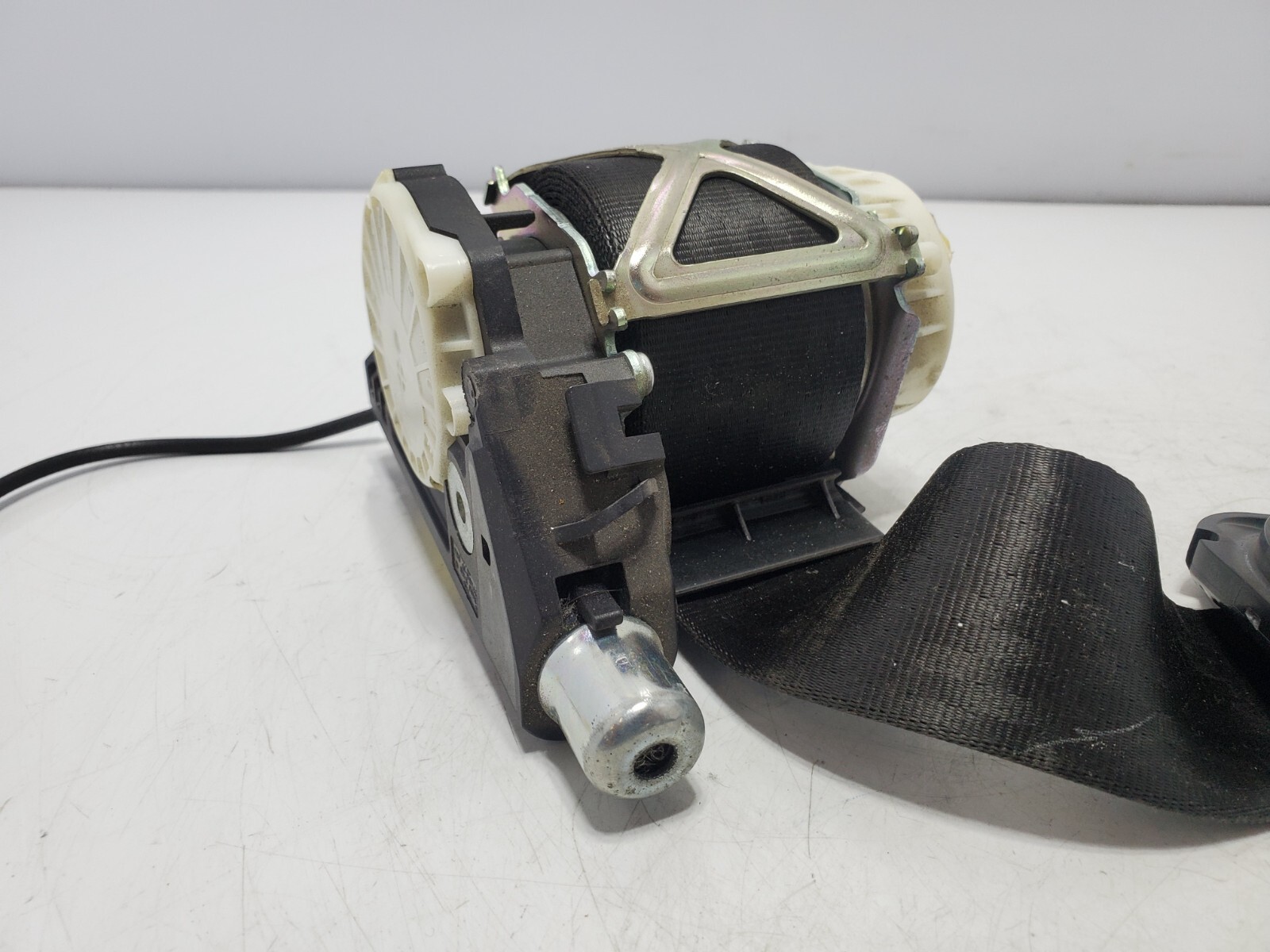 ✅ 08-19 OEM Maserati GT Coupe Front Right Passenger Seat Belt Retractor Black