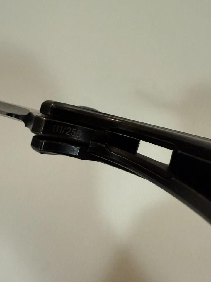 Very Rare Collectibles Brous Blades Elite Enforcer - Image 3 of 4