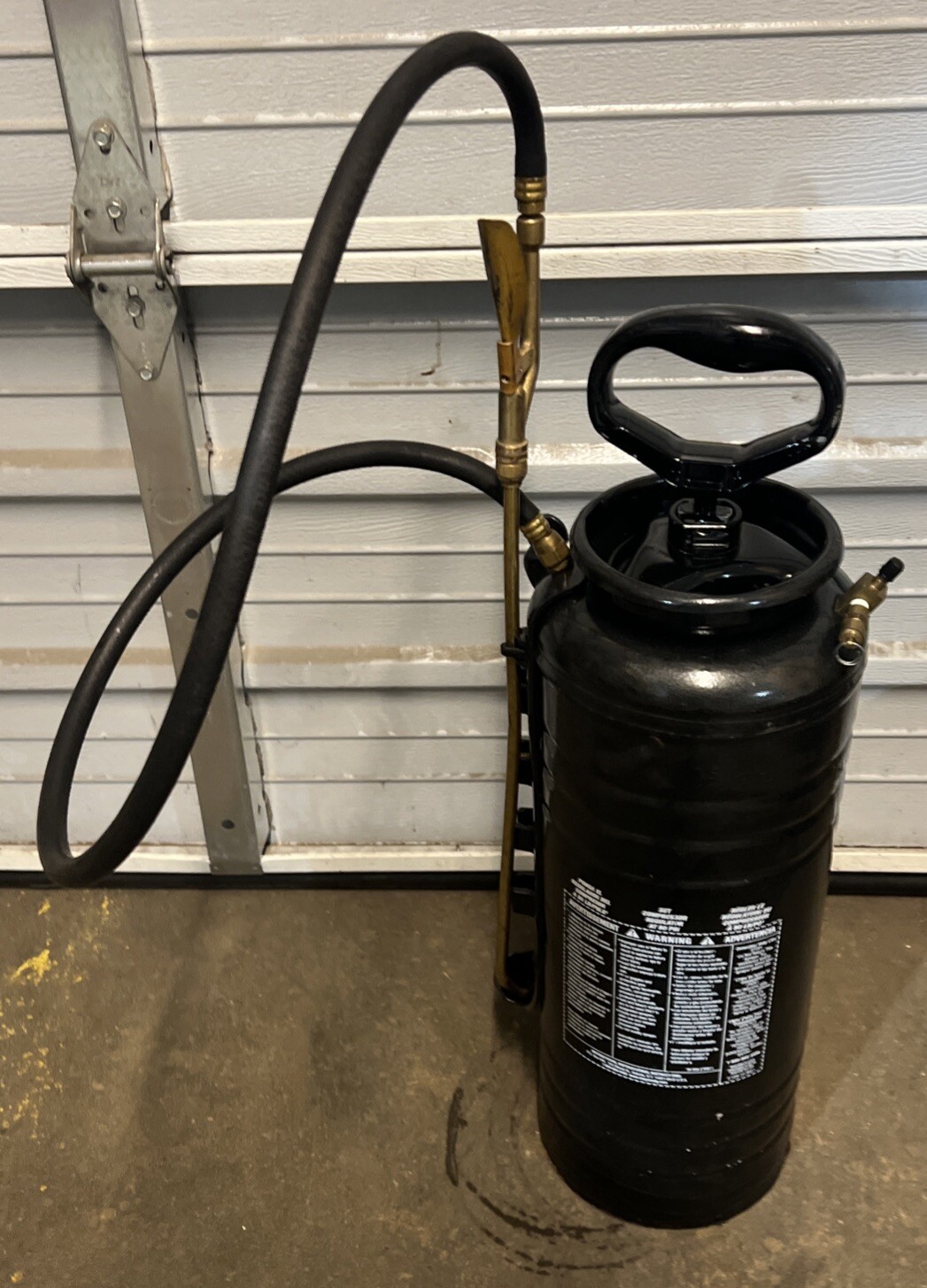 Chapin 1999: 3.5-gallon  Compressor Charged Concrete Tank Sprayer Used Surplus