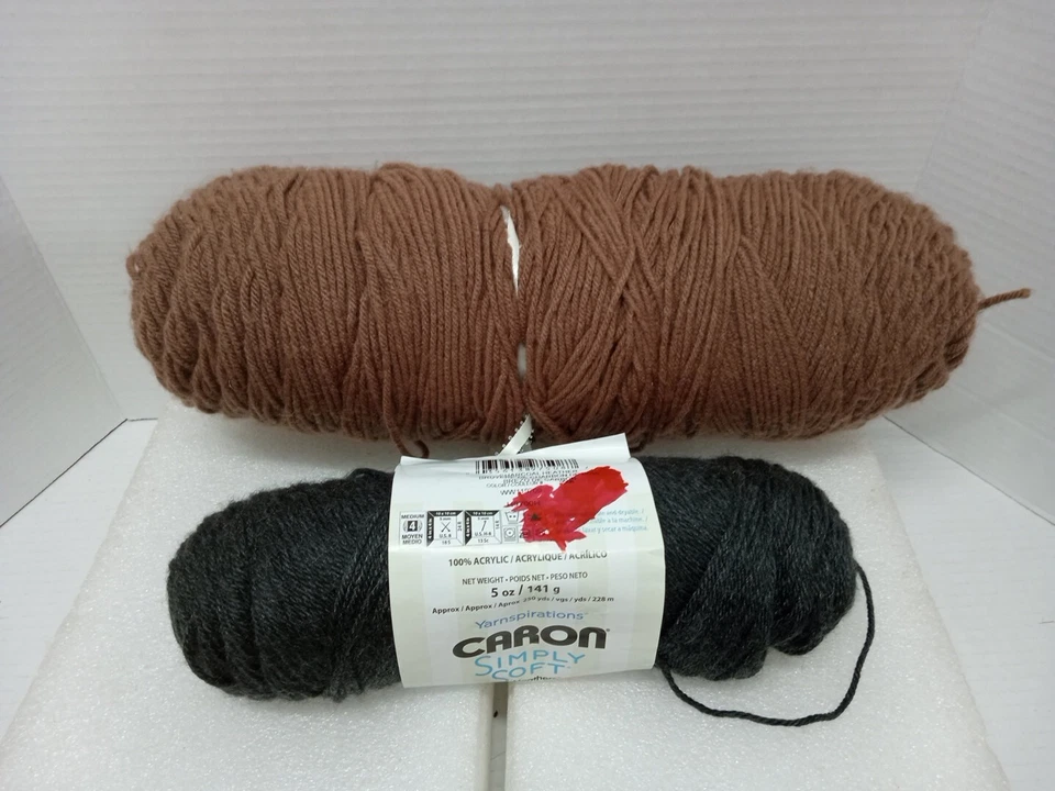 Lote de 2 madejas de hilo Red Heart Super Saver colores marrón y negro Foto 4 de 4