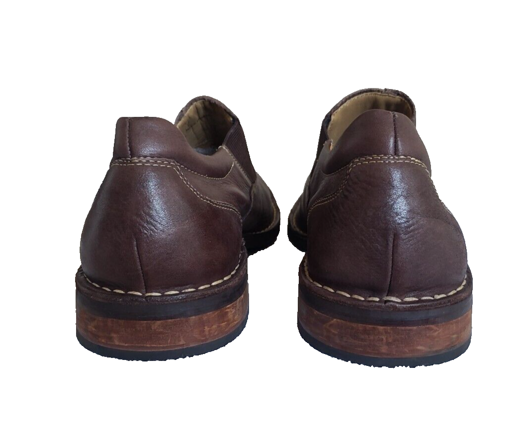 Cole Haan Men display picture 1