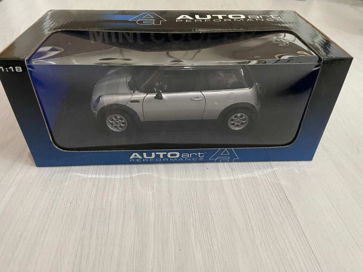 1/18 ミニクーパーS 2003 オートアート製 IMG_3712-medium.jpeg