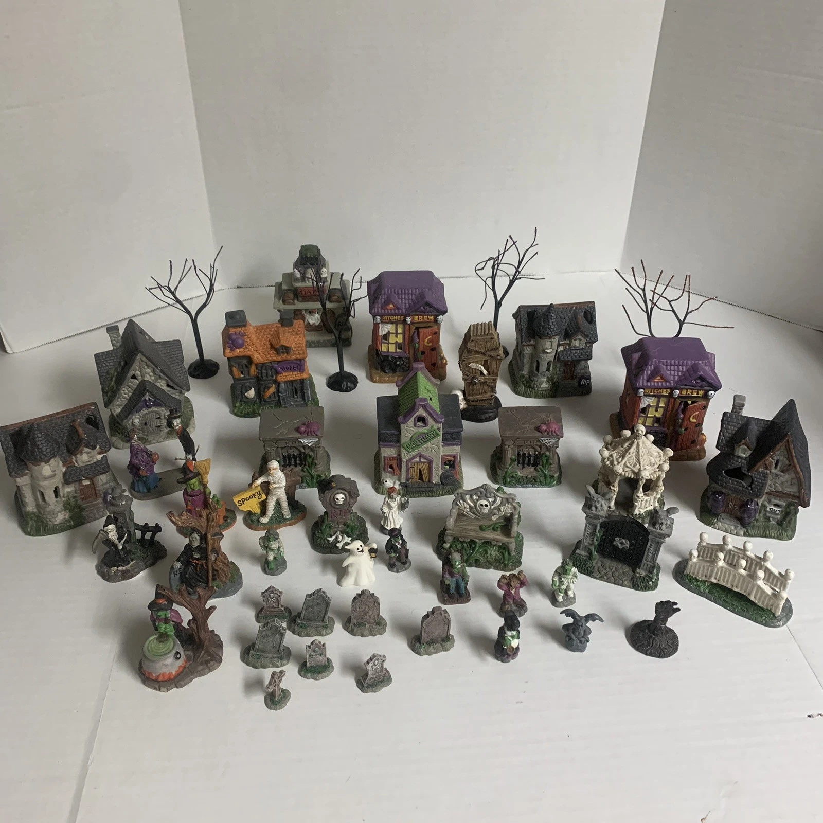 Misc Miniature Halloween Village Table Top Decorations Huge Lot