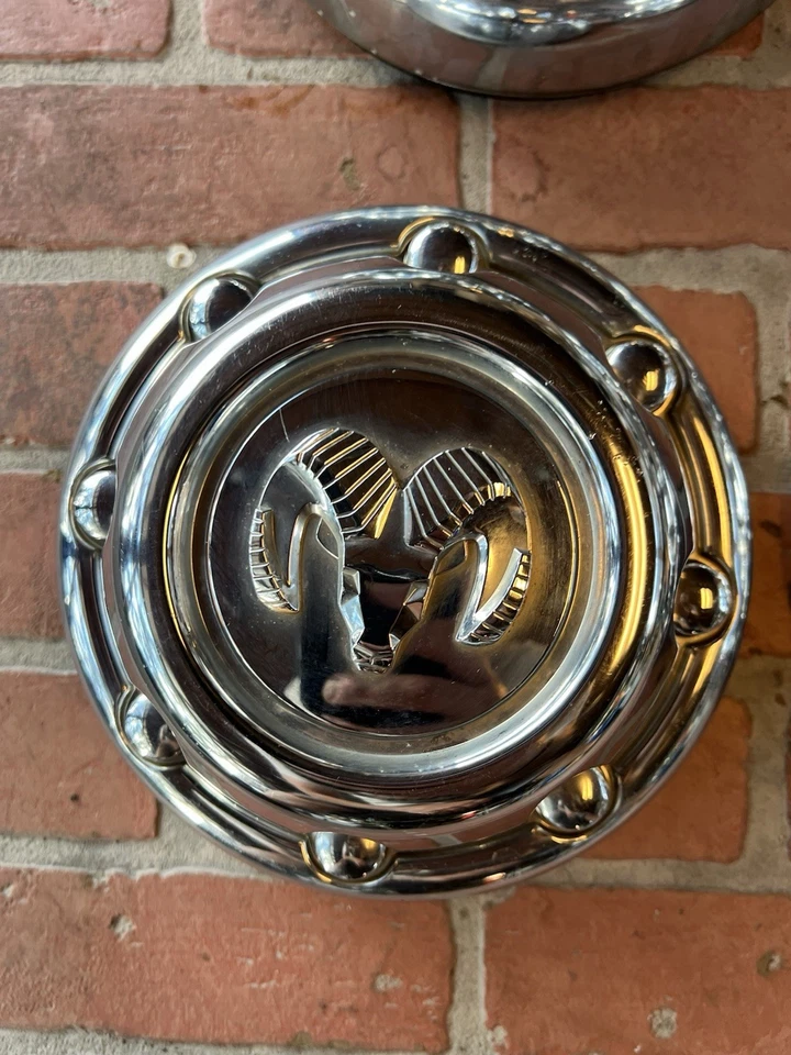 Dodge Ram 2500-3500 1994-2003 tapa central cromada Cummins 52039264 juego OEM (4) Foto 3 de 4