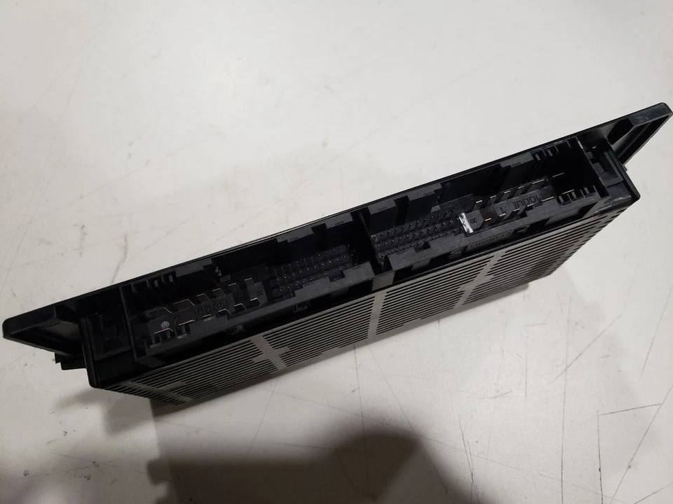 Módulo de controle de luz FRM FA PL2 Footwell - 2006 BMW 330I E90 Sedan fabricante de equipamento original 6961135 - Imagem 3 de 4