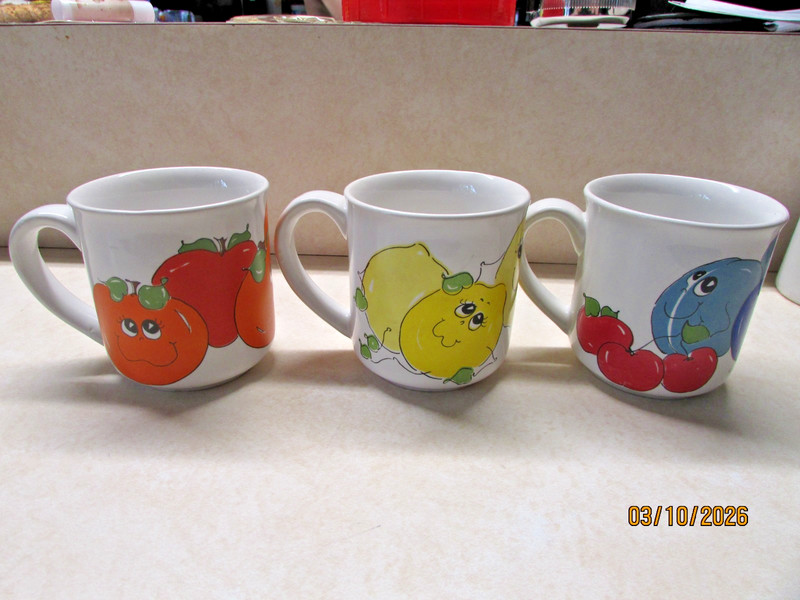 3 Vtg  Nancy Lynn Anthropomorphic Fruit Ceramic Coffee  Mugs Apple Lemon Cherry