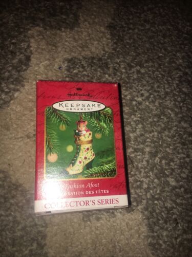 New in Box 2000 Hallmark Keepsake Ornament Fashion Afoot 1st in Series Box Wear - Picture 1 of 2