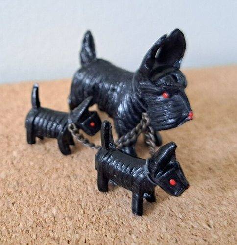 Vintage Miniature Dog Figures - Mum with Puppies - Plastic - Made in Japan - Picture 4 of 5