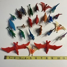 Plastic Dinosaur and Pterodactyl Figures Pretend Play Toy Set Ages 3-7
