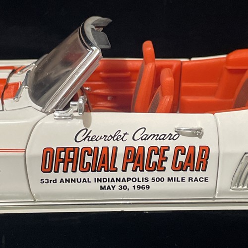 1/18 SCALE ERTL 1969 CAMARO SS396 INDY 500 PACE CAR WHITE CONVERTIBLE DIECAST - Picture 3 of 14