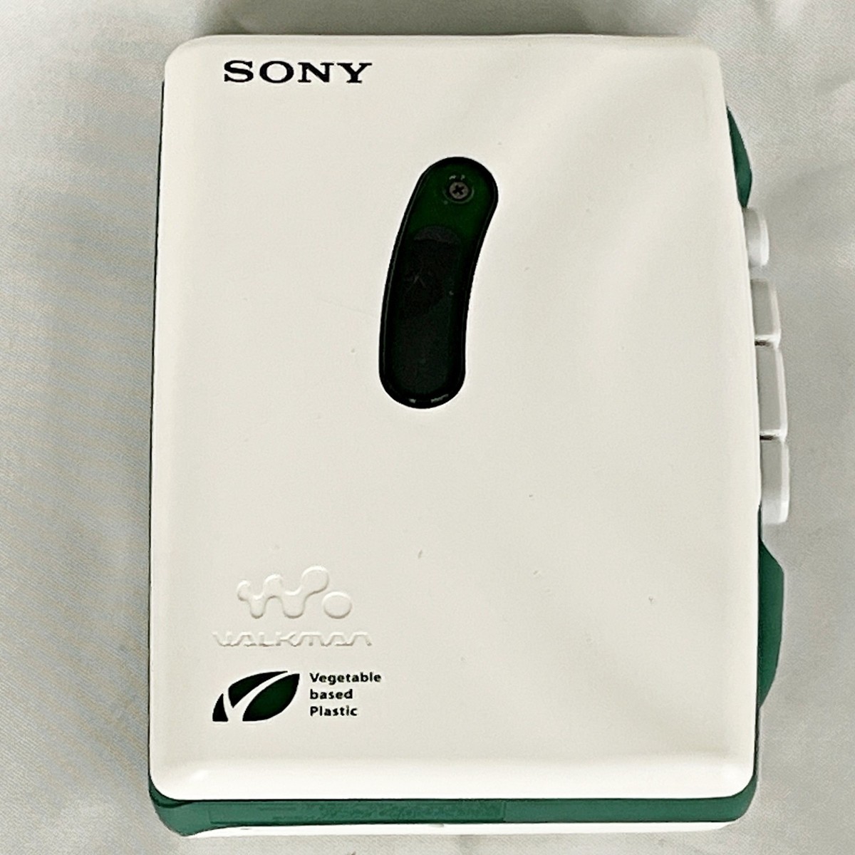 SONY WM-FX202 2002 Radio Walkman Green Vintage Cassette Player