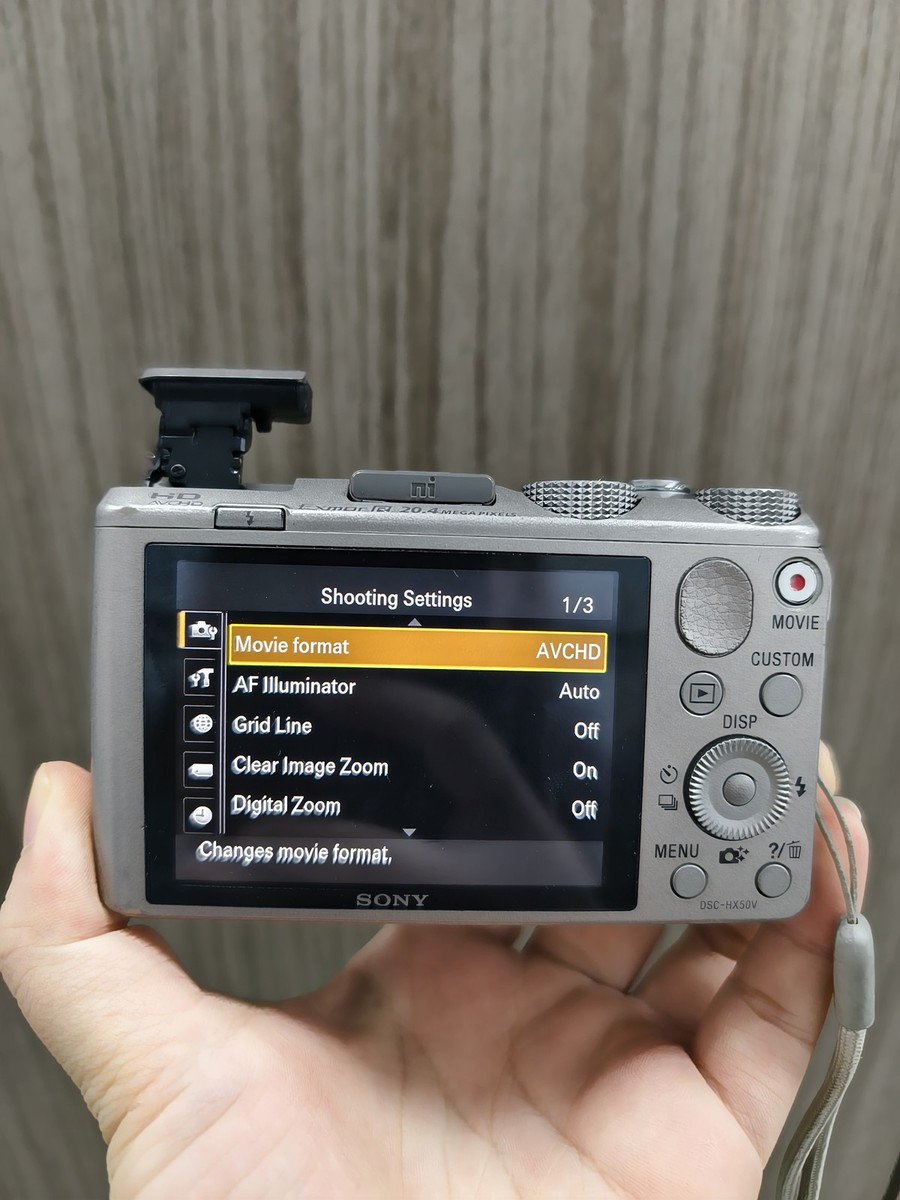 Sony Cyber-shot DSC-HX50V 20.4MP 30x Optical Zoom w/Wifi Digital