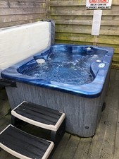 Hot Tub 4 Seater Spa Meticulously Maintained (bulk Available)