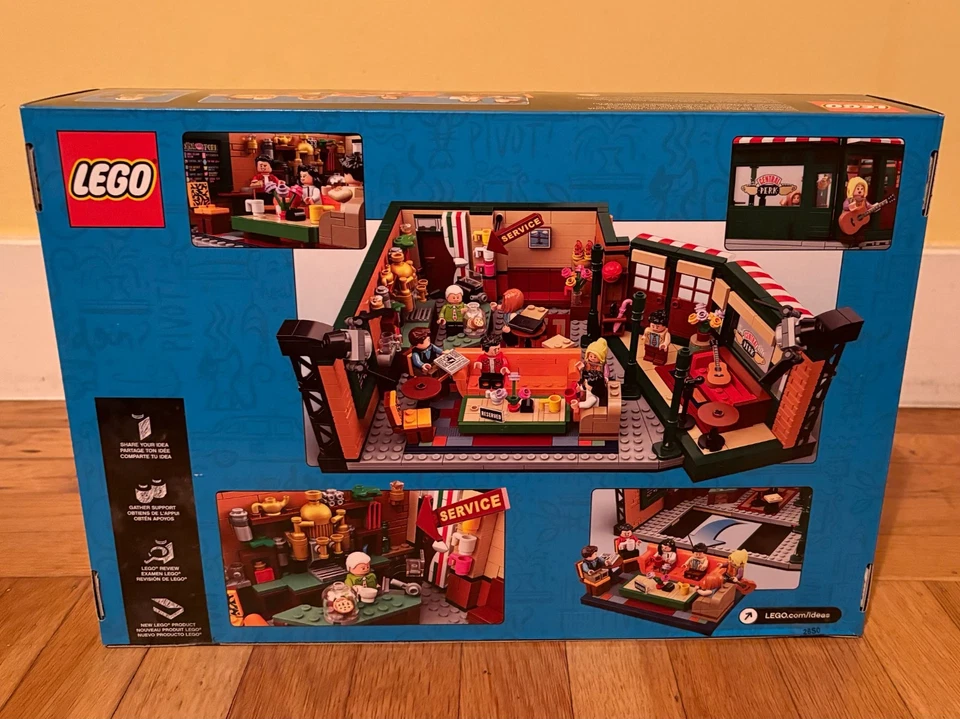 LEGO Ideas: Central Perk (21319); NEW in Box; Retired Set - Image 2 of 4