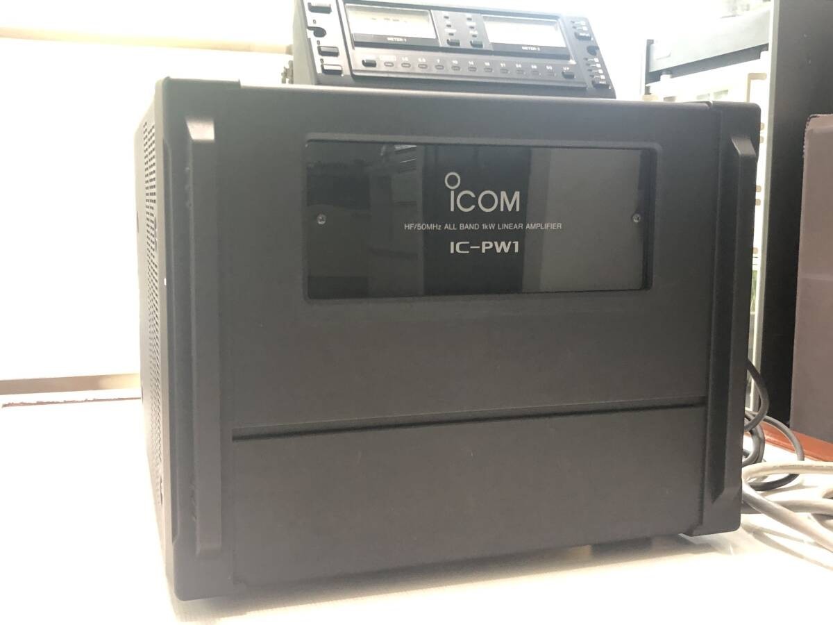 Icom IC-PW1 Ham Radio HF 50MHz 1KW Solid State Linear