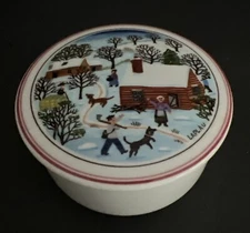 Villeroy & Boch Naïf Christmas Design Covered Round Trinket Box
