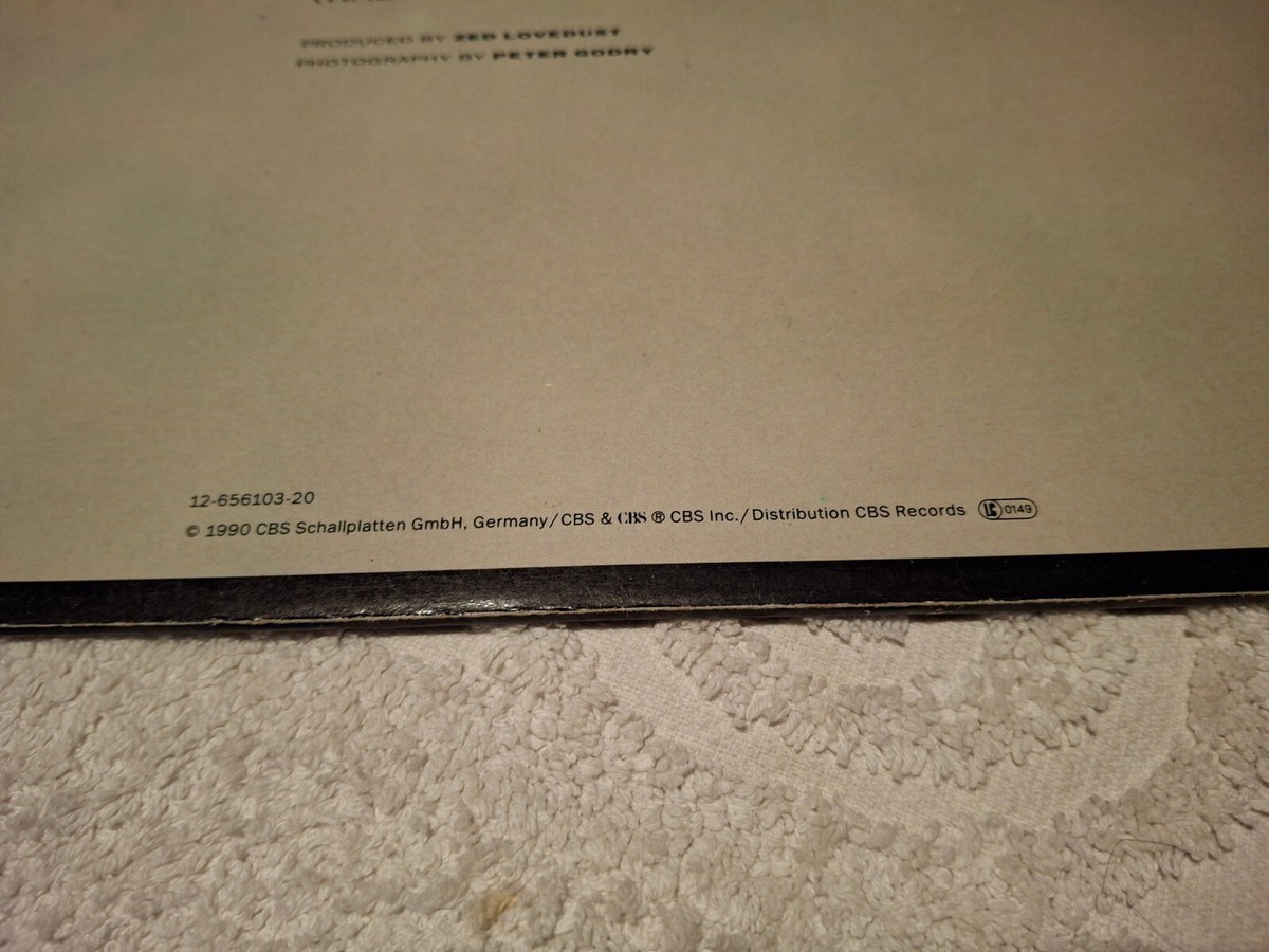 【J17983】OUTRAGE/PLAY LOUD EP J17983】OUTRAGE/PLAY LOUD EP STORE — Mirage Records