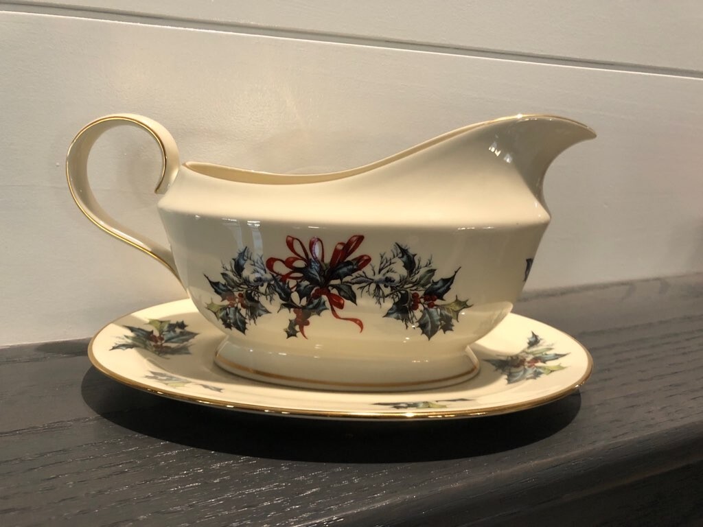 Christmas Lenox WINTER GREETINGS GRAVY sauce BOAT with UNDERPLATE