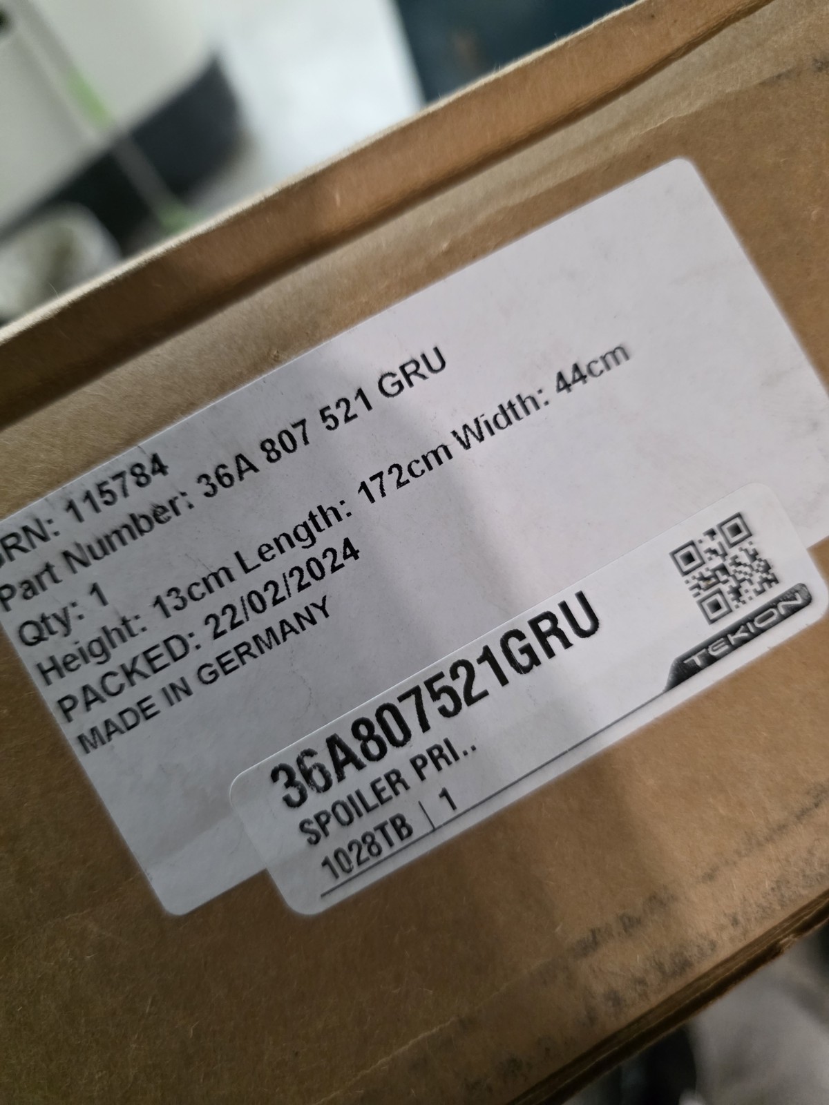 BENTLEY BENTAYGA REAR BUMPER DIFFUSER OEM 36A807521GRU