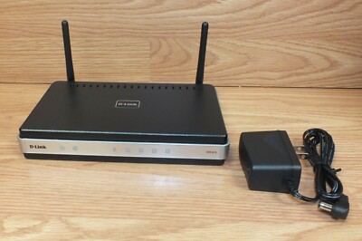 D-Link N300 108 Mbps 4-Port 10/100 Wireless N Router (DIR-615) **READ** 