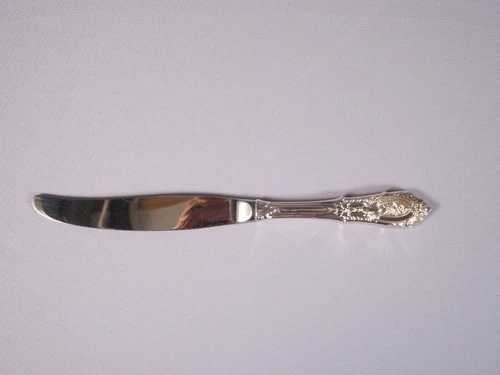 Wallace STERLING Silver ROSE POINT Dinner Knife 9 3/4" Vintage No Mono