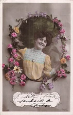 CP MEDALLION ROSES FLOWERS ELEGANT WOMAN - 56080