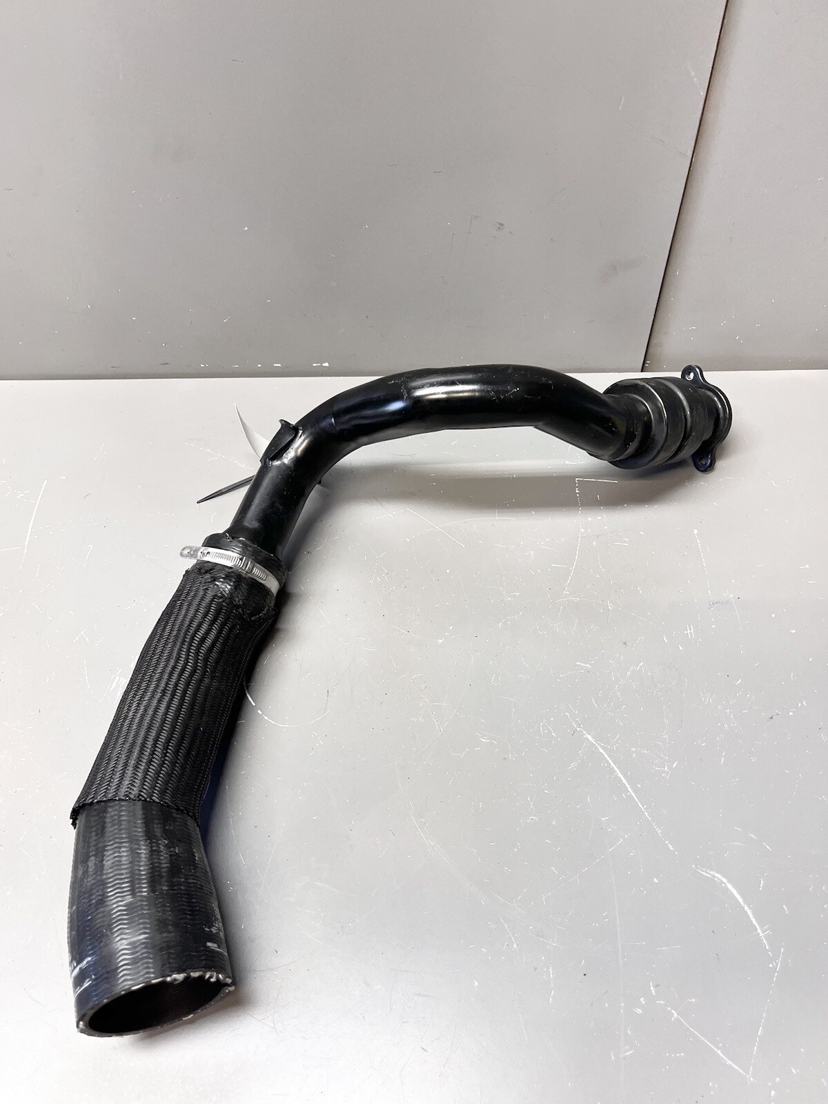 ⭐️2014 - 2019 MASERATI GHIBLI 3.0L LEFT TURBO TO INTERCOOLER HOSE 670001352