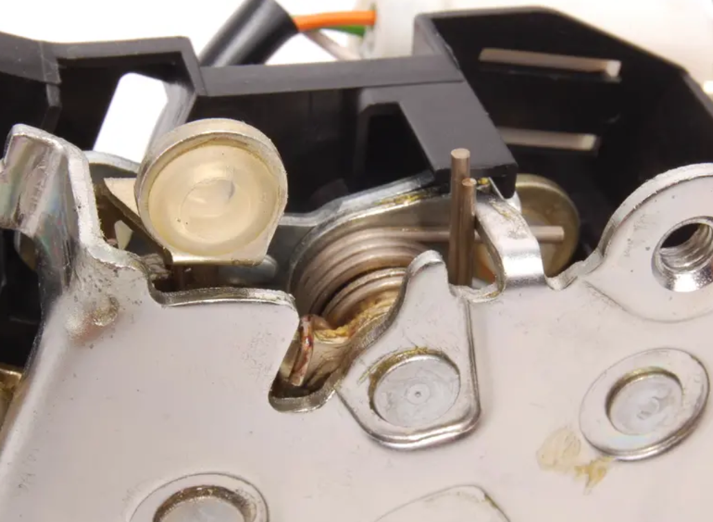 Genuine BMW E39 Door Lock Rear Left 51228125671 8125671 for sale