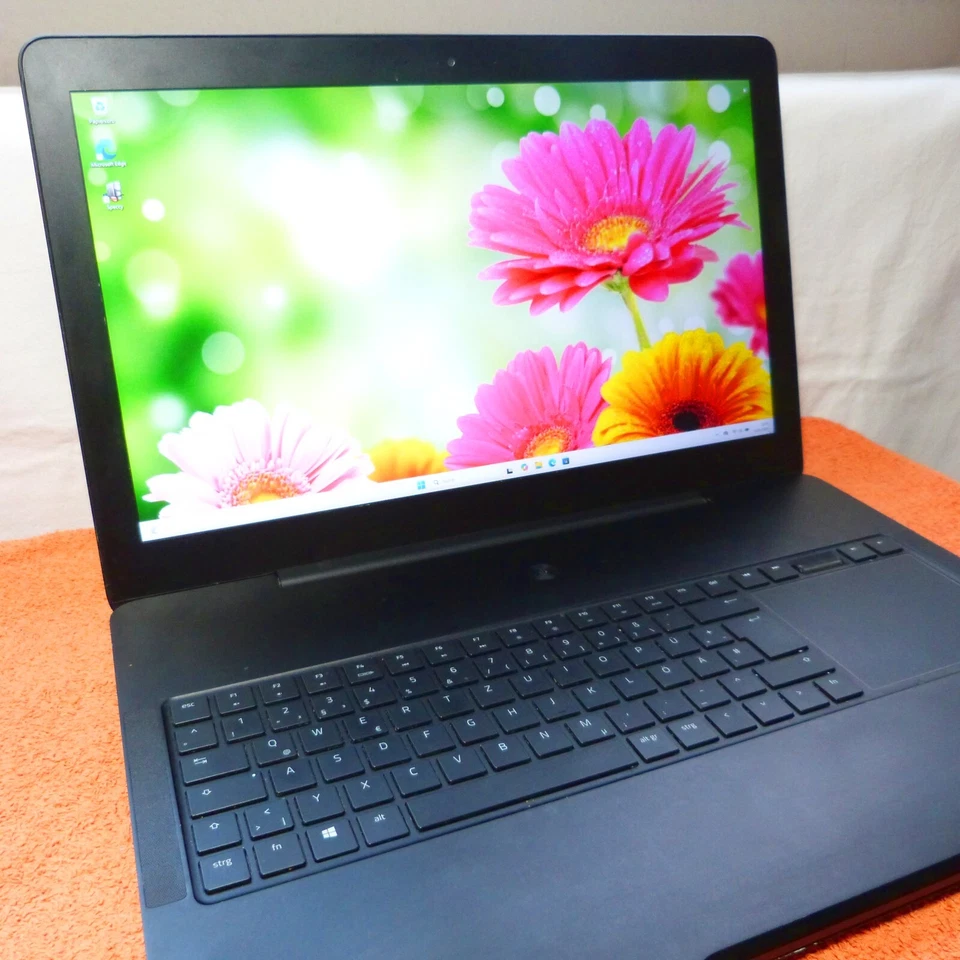 Razer Blade Pro 17 Zoll MONSTER GAMING 6GB l 3TB SSD HDD Windows 11 i7 NP 2099€ - Bild 4 von 4